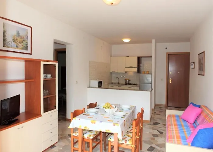 Cozy Flat In A Quiet Area Of Μπιμπιόνε