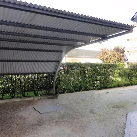 Apartamento Cozy Flat In A Quiet Area Of *